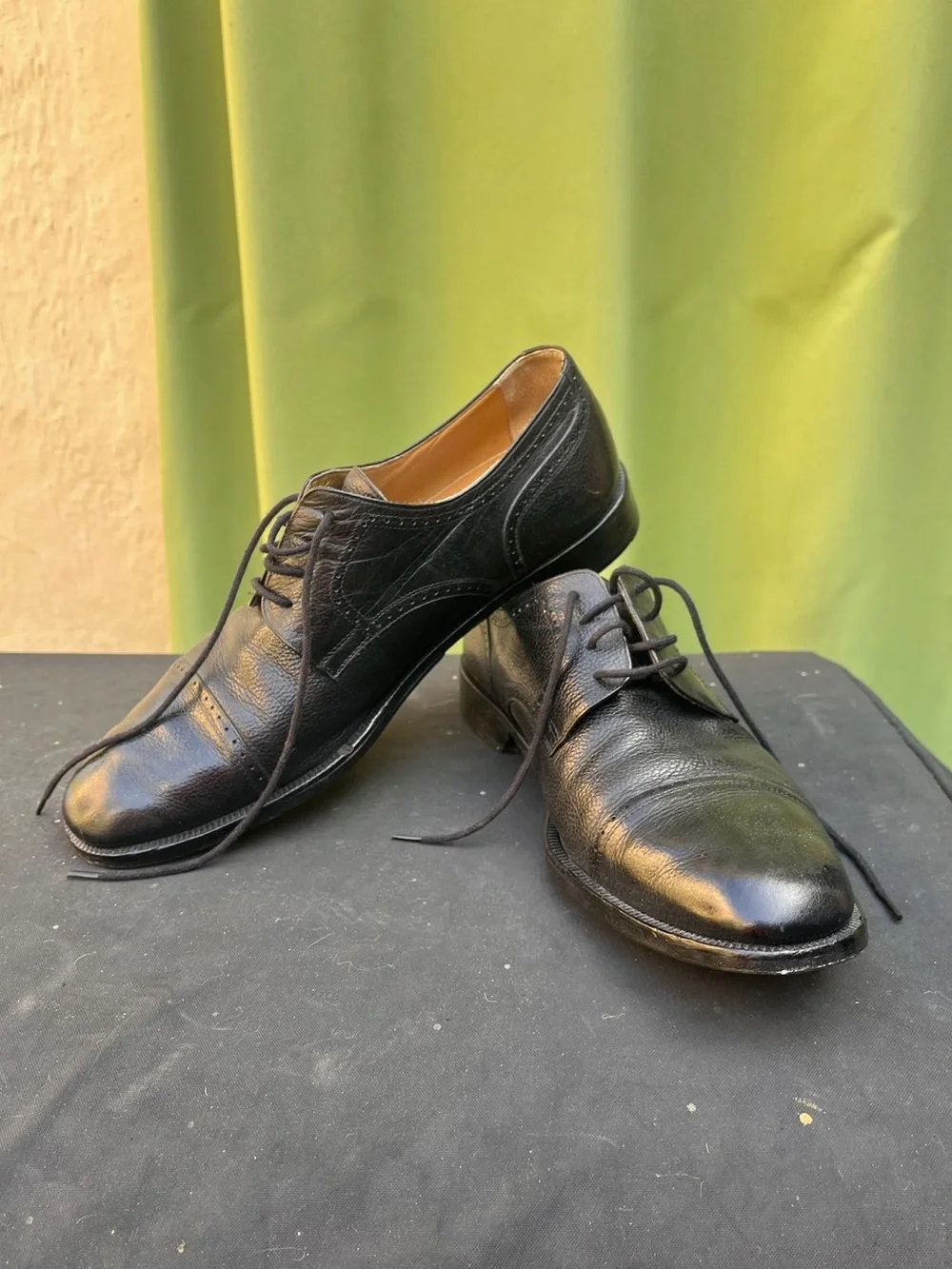 Bruno Magli men's pebbled cap toe dress shoes - Size 10M